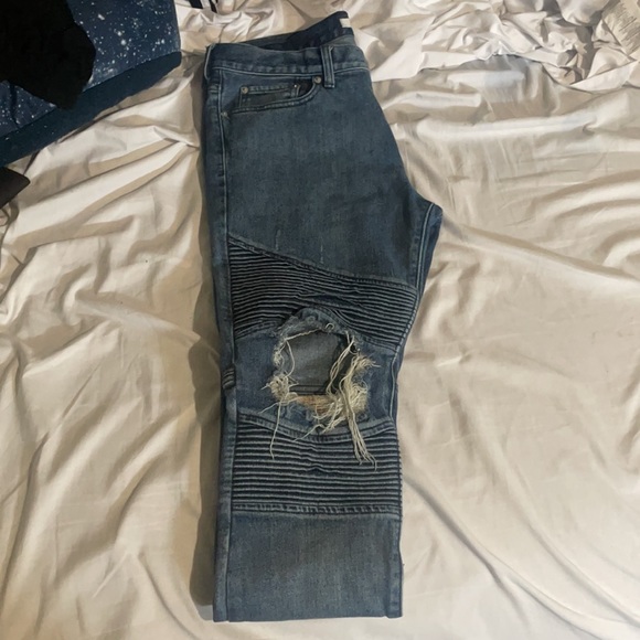 Size 32x32 skinny stacked Jeans - Picture 2 of 3